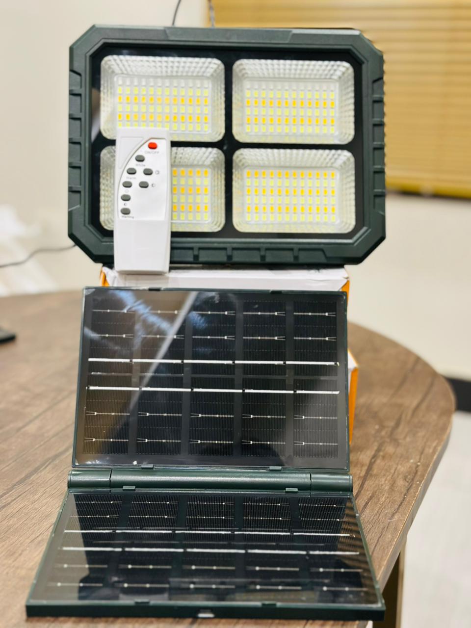 800WATT(24000mah power bnak) AND 400WATT (1500 mah power bank) UXI BL-911 SOLAT LED LIGHT WITH REMOTE COUNTROL/ IP66WATER PROOF