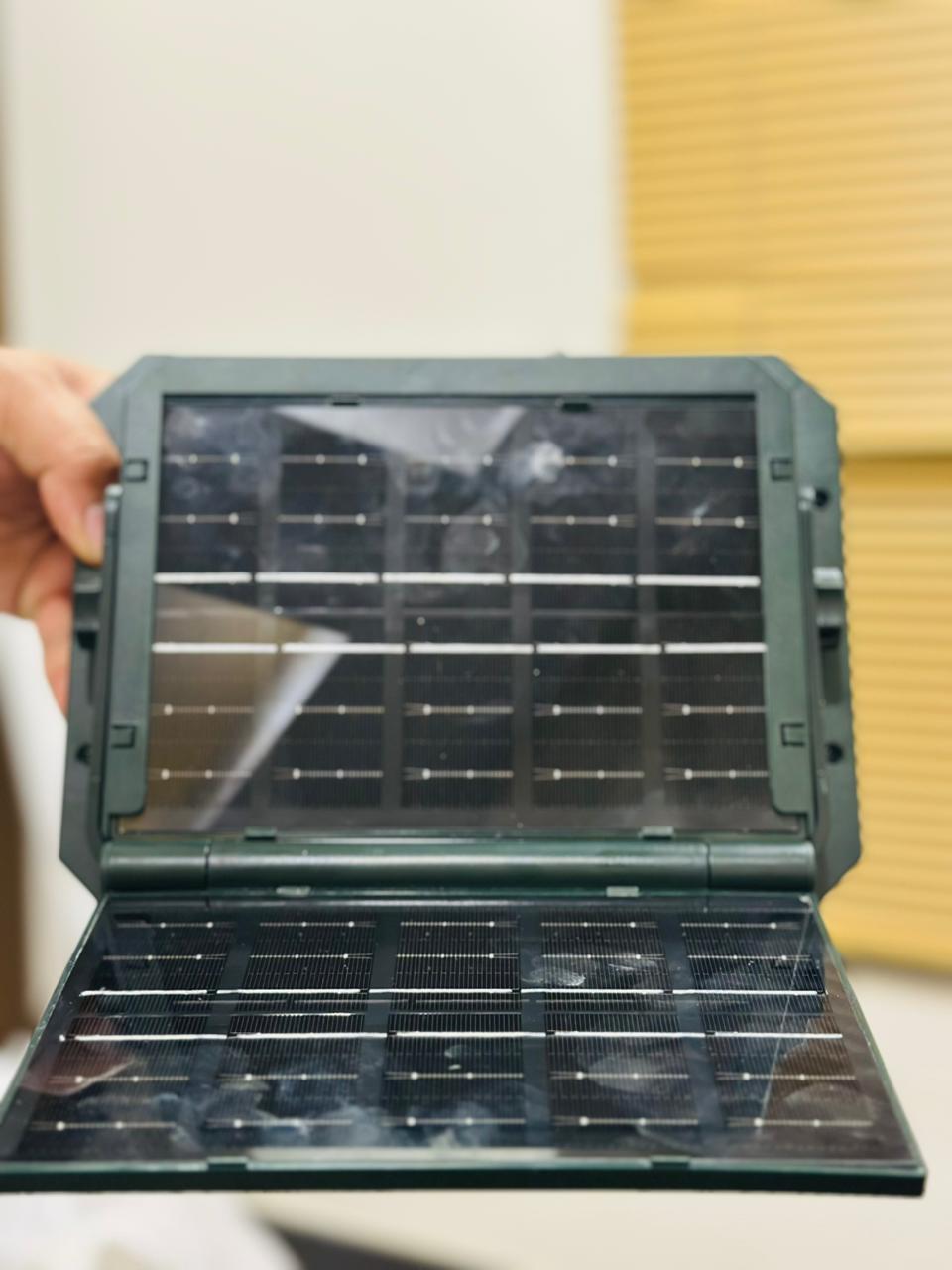 800WATT(24000mah power bnak) AND 400WATT (1500 mah power bank) UXI BL-911 SOLAT LED LIGHT WITH REMOTE COUNTROL/ IP66WATER PROOF