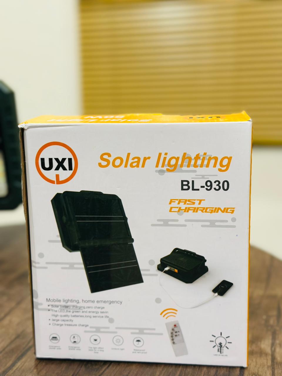 800WATT(24000mah power bnak) AND 400WATT (1500 mah power bank) UXI BL-911 SOLAT LED LIGHT WITH REMOTE COUNTROL/ IP66WATER PROOF